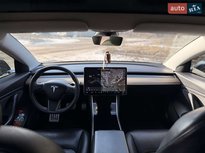 Седан Tesla Model 3 2019 в Кропивницком