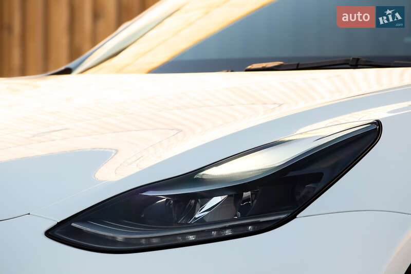 Седан Tesla Model 3 2022 в Львові