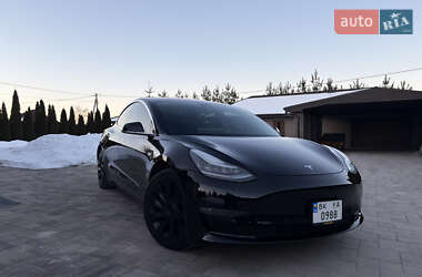 Седан Tesla Model 3 2018 в Ровно