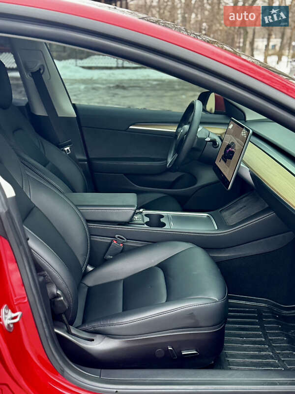 Седан Tesla Model 3 2022 в Кременчуге