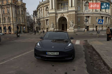 Седан Tesla Model 3 2023 в Одессе
