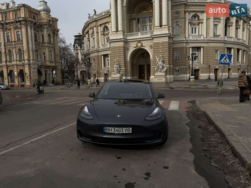 Седан Tesla Model 3 2023 в Одессе