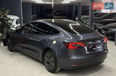 Седан Tesla Model 3 2023 в Одессе