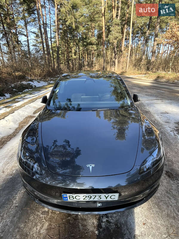 Седан Tesla Model 3 2024 в Львове