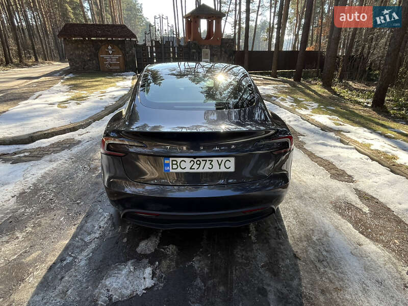 Седан Tesla Model 3 2024 в Львове