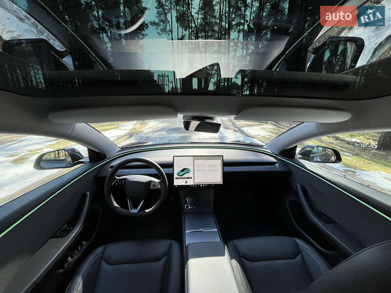 Седан Tesla Model 3 2024 в Львове
