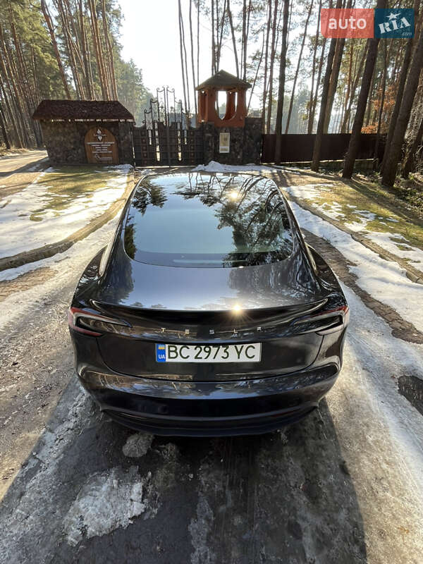Седан Tesla Model 3 2024 в Львове