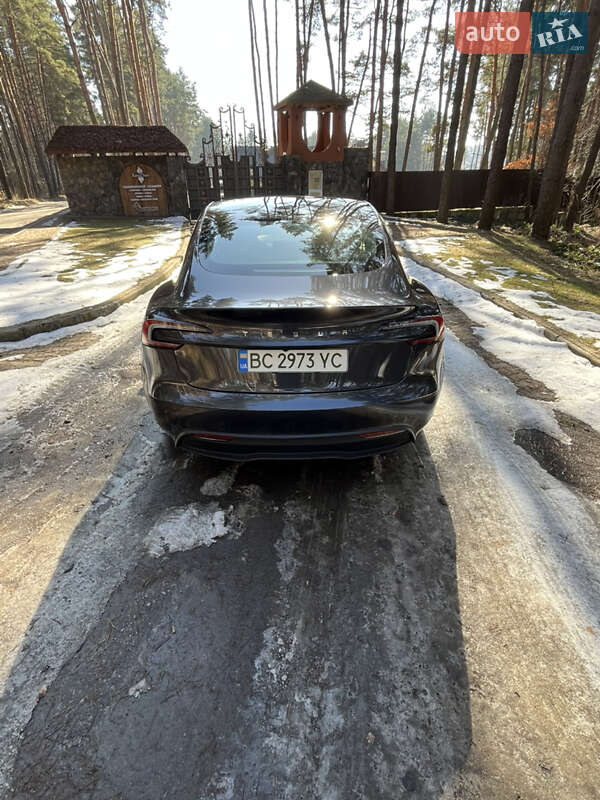 Седан Tesla Model 3 2024 в Львове
