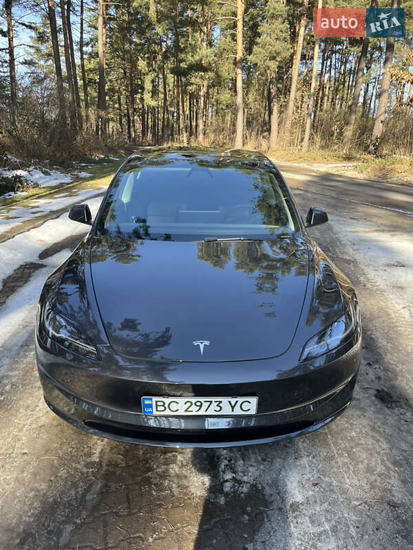 Седан Tesla Model 3 2024 в Львове