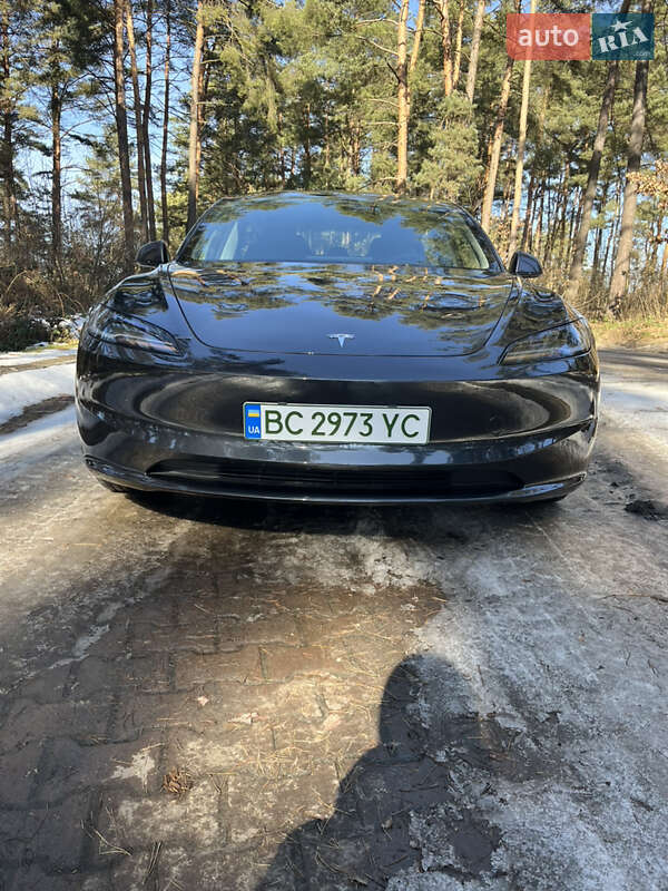 Седан Tesla Model 3 2024 в Львове