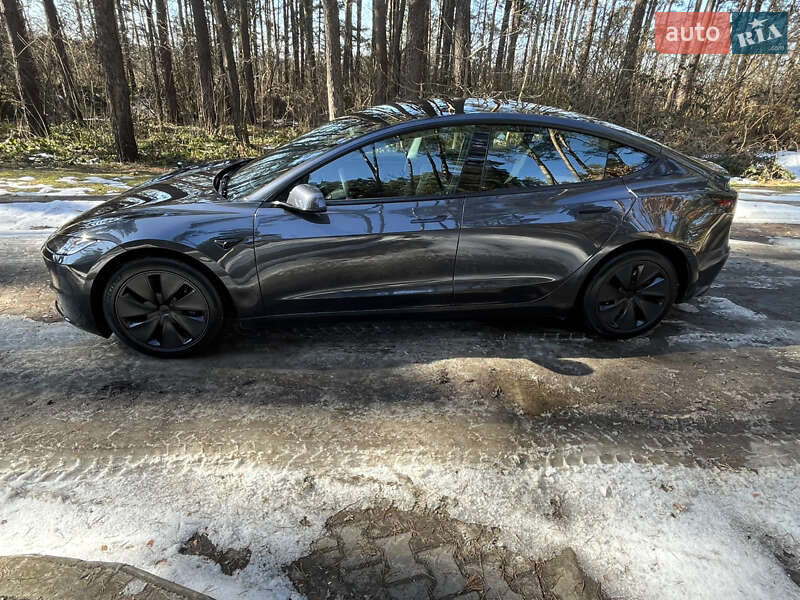 Седан Tesla Model 3 2024 в Львове