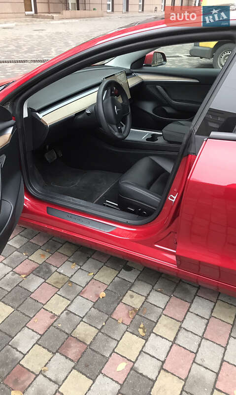 Седан Tesla Model 3 2022 в Запорожье