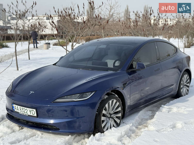 Седан Tesla Model 3 2023 в Киеве