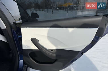 Седан Tesla Model 3 2023 в Киеве