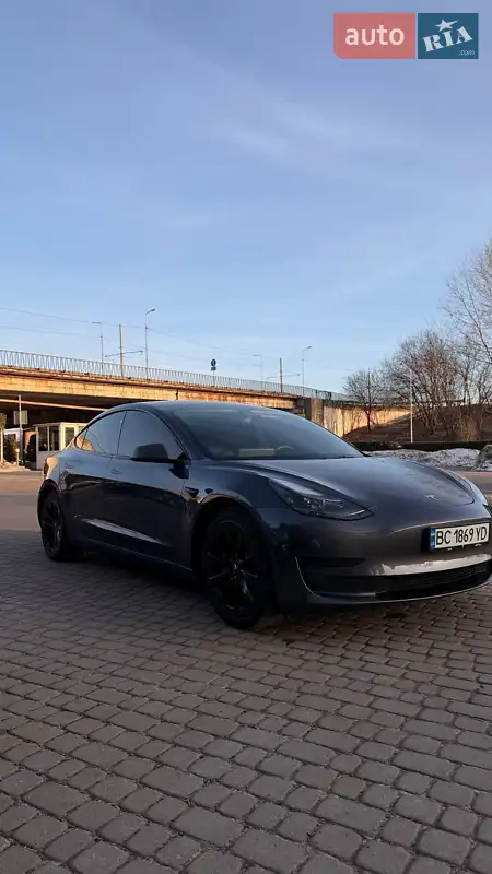 Tesla Model 3 2023