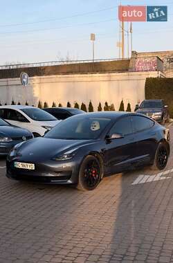 Седан Tesla Model 3 2023 в Львове