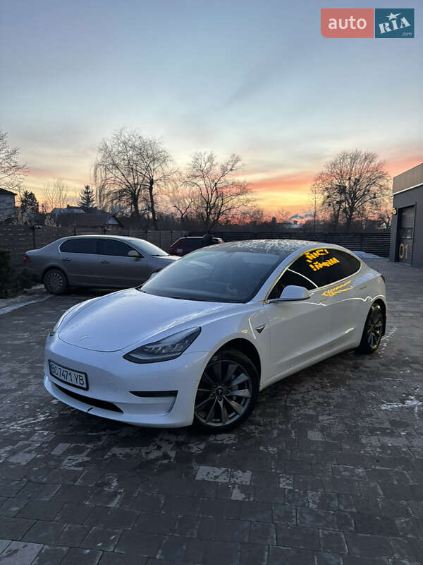 Tesla Model 3 2019