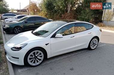 Седан Tesla Model 3 2021 в Киеве