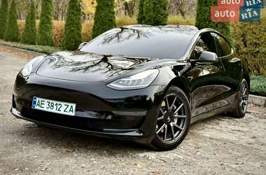 Седан Tesla Model 3 2020 в Києві