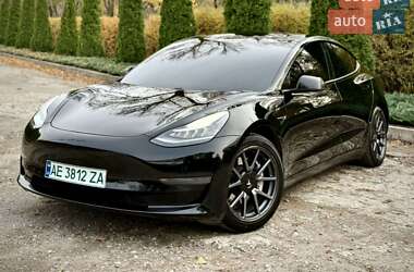 Седан Tesla Model 3 2020 в Киеве