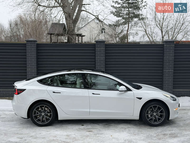 Седан Tesla Model 3 2019 в Виннице