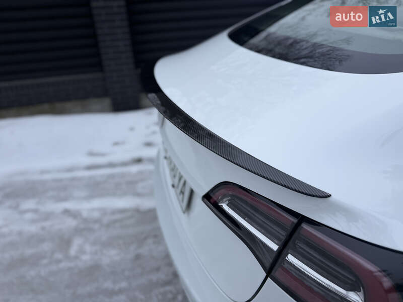 Седан Tesla Model 3 2019 в Виннице