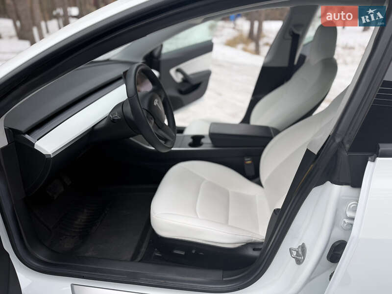 Седан Tesla Model 3 2019 в Виннице