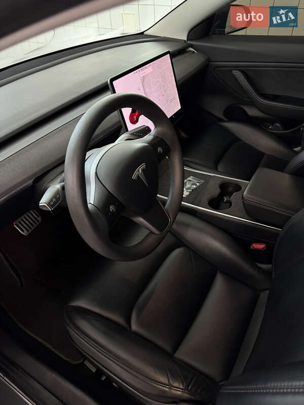 Седан Tesla Model 3 2019 в Івано-Франківську