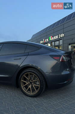 Седан Tesla Model 3 2019 в Івано-Франківську