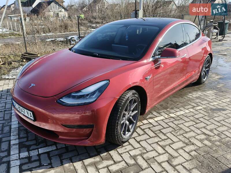 Седан Tesla Model 3 2018 в Луцьку