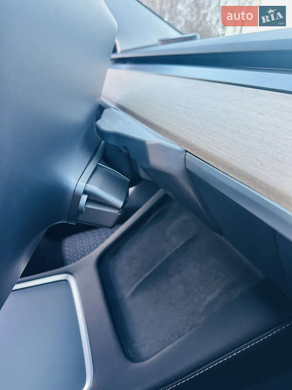 Седан Tesla Model 3 2021 в Львове фото 23 Седан Tesla Model 3 2021 в Львове