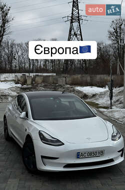 Седан Tesla Model 3 2020 в Луцке