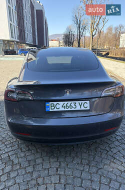 Седан Tesla Model 3 2019 в Сваляве