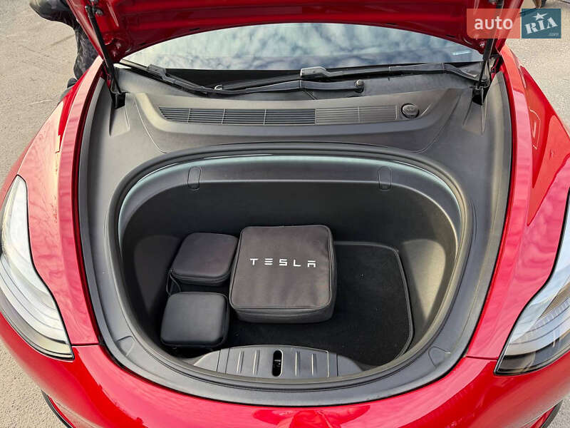 Седан Tesla Model 3 2018 в Днепре