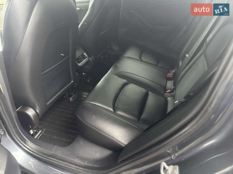 Седан Tesla Model 3 2021 в Кривому Розі