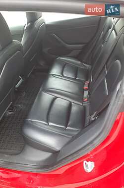 Седан Tesla Model 3 2022 в Ровно