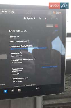 Седан Tesla Model 3 2022 в Ровно