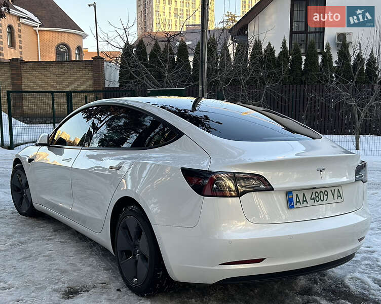 Седан Tesla Model 3 2021 в Києві