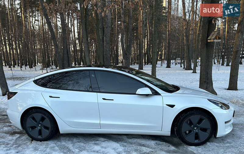 Седан Tesla Model 3 2021 в Києві