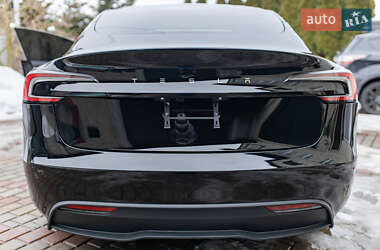 Седан Tesla Model 3 2024 в Самборі