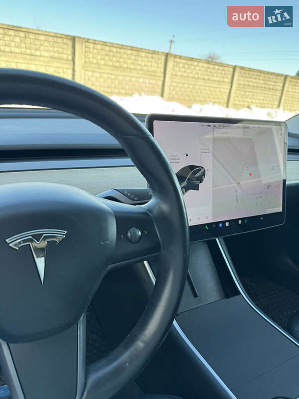Седан Tesla Model 3 2018 в Києві