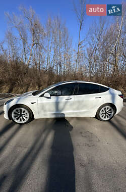 Седан Tesla Model 3 2022 в Ивано-Франковске