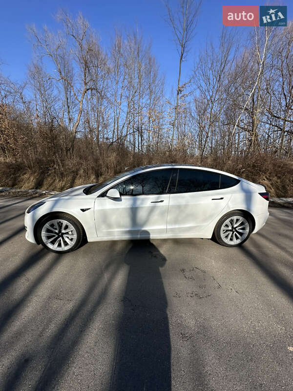 Седан Tesla Model 3 2022 в Ивано-Франковске