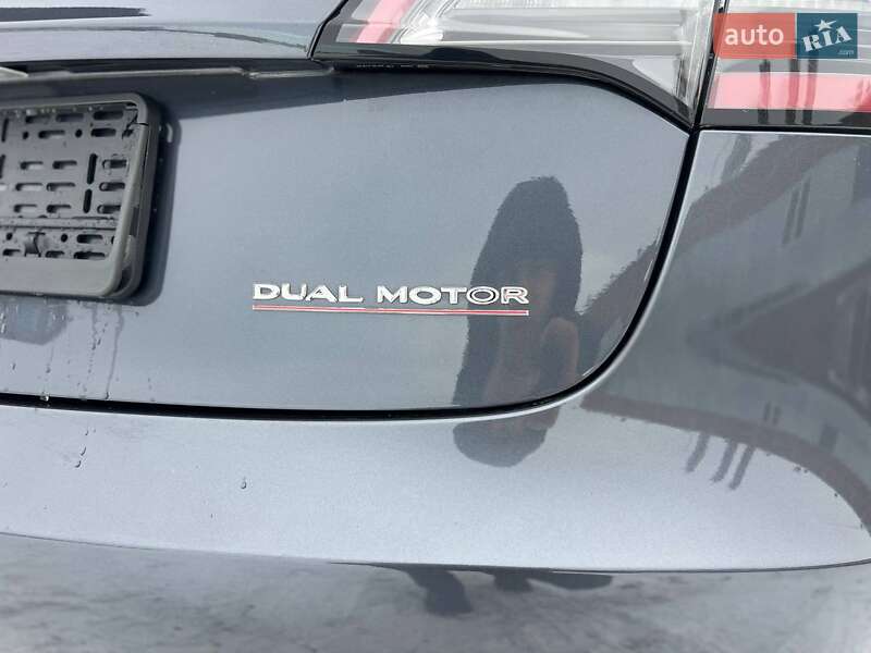 Седан Tesla Model 3 2022 в Києві