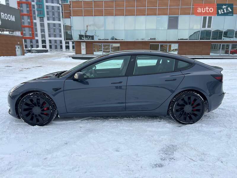Седан Tesla Model 3 2022 в Києві