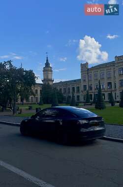 Седан Tesla Model 3 2022 в Киеве