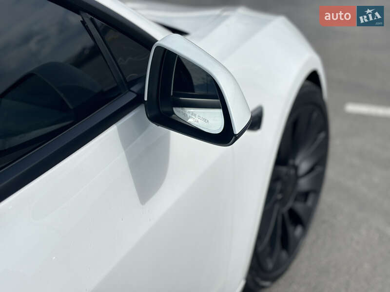 Седан Tesla Model 3 2021 в Тернополе