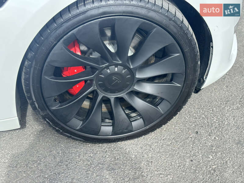 Седан Tesla Model 3 2021 в Тернополе