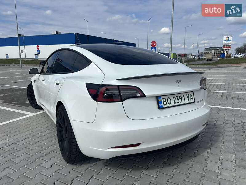 Седан Tesla Model 3 2021 в Тернополе