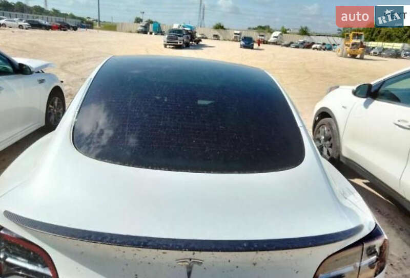 Седан Tesla Model 3 2021 в Тернополе